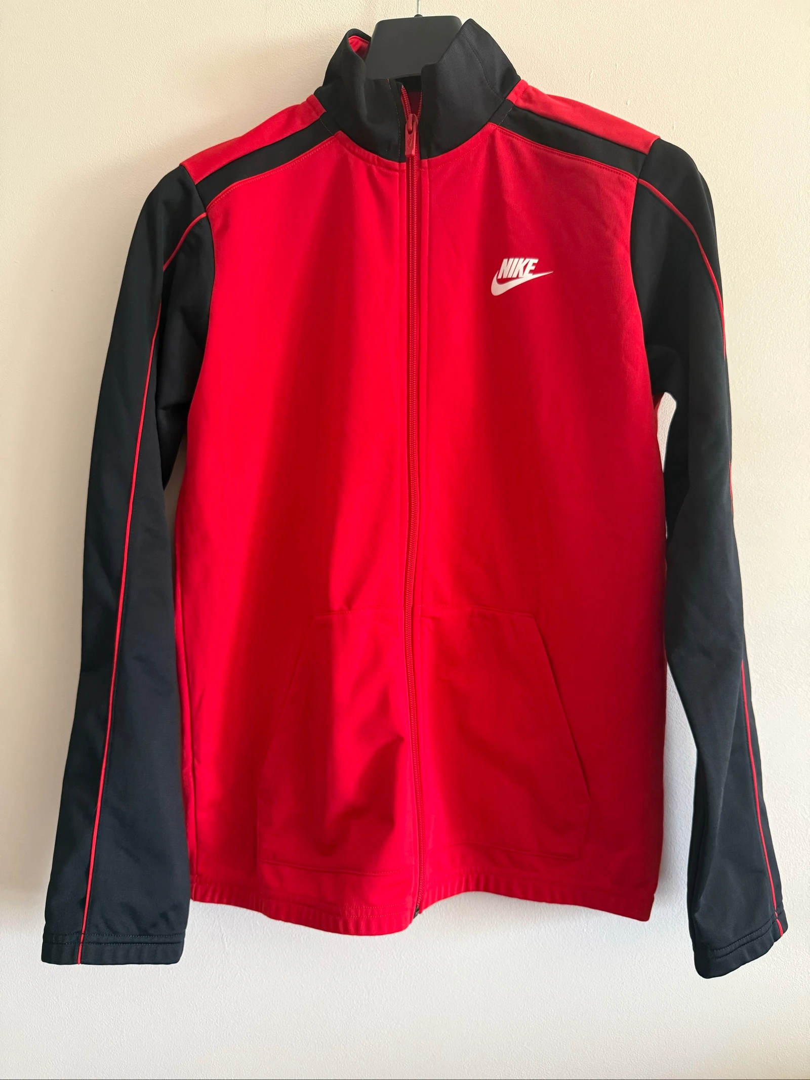 Veste de Sport Nike Enfant XL 158-170 cm / 13-15 ans Rouge & Noir – Très Bon État